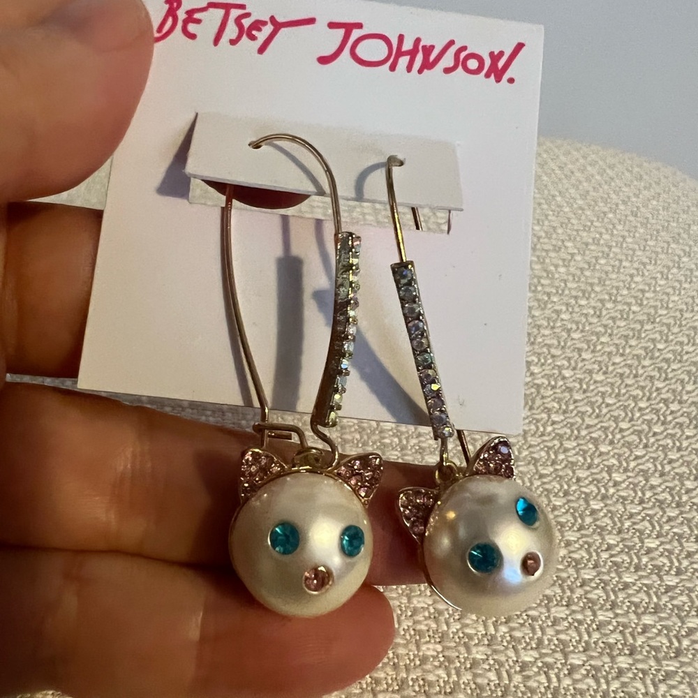 Kitty earrings!